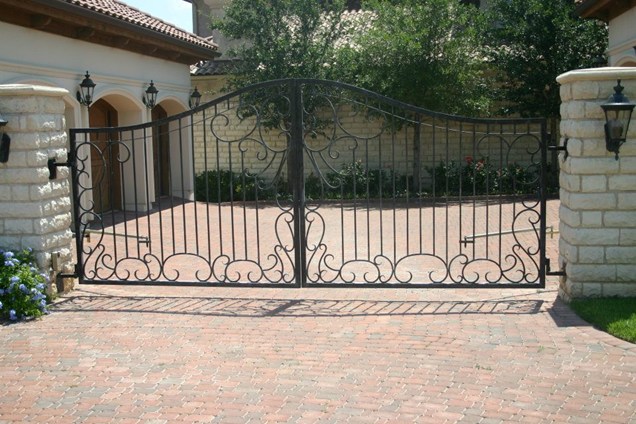 iron pool fencing in Austin